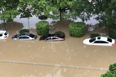 广州大暴雨后内涝严重  排水系统还是不够完善